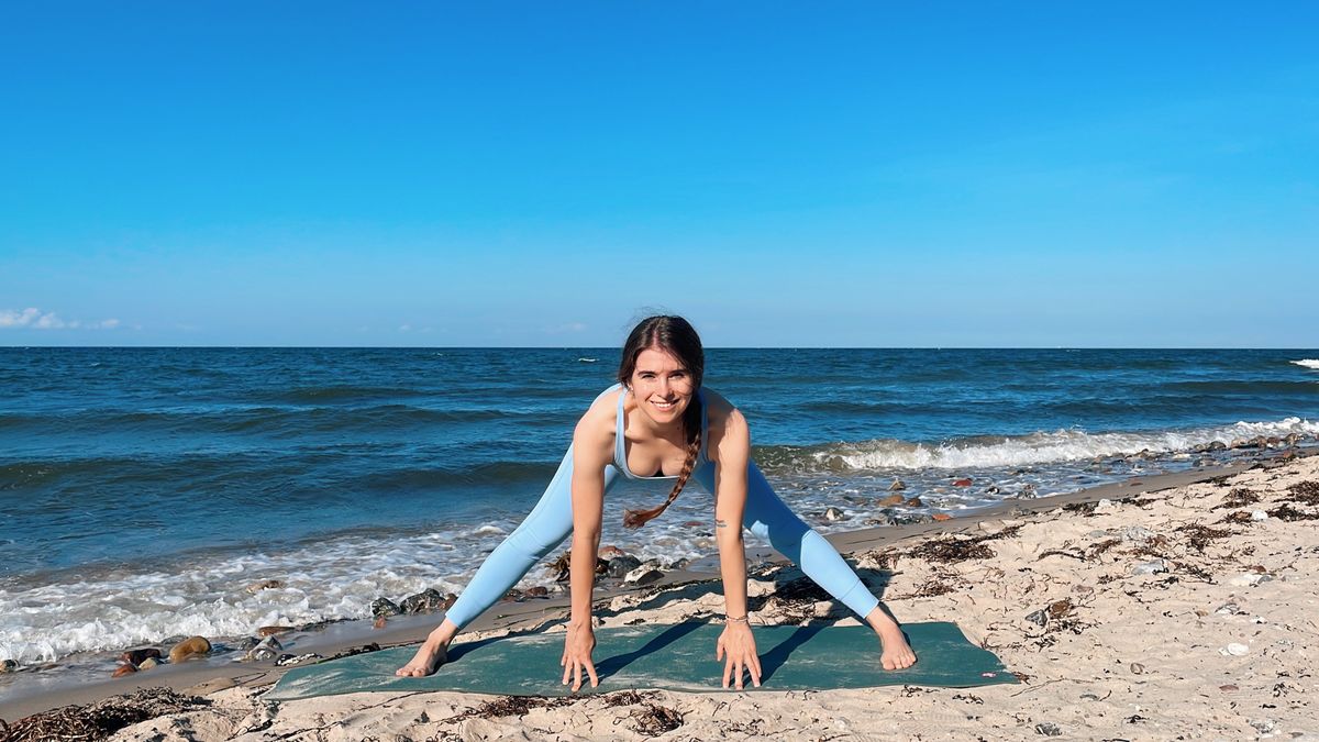 Flow into Fall 🍂 30 min Yin Vinyasa Yoga Class – Breathe, Release & Let go | Autumnal Equinox