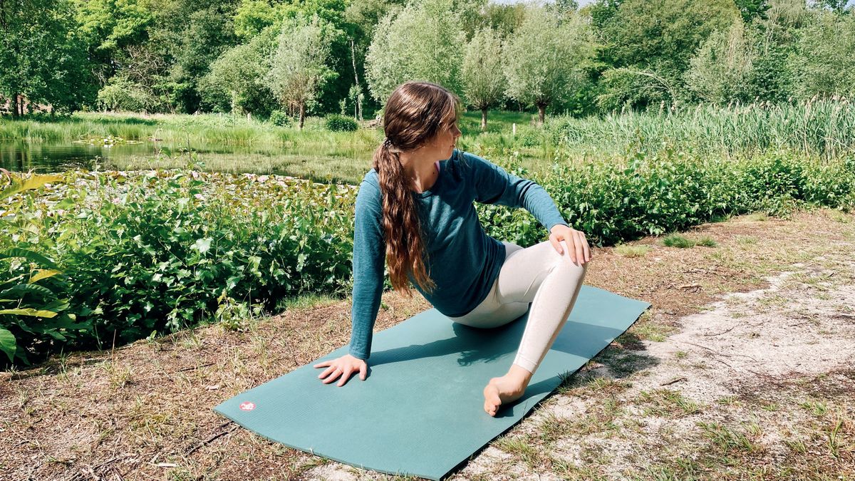 10 Min Blissful Morning Yoga Workout Flow for Strength & Flexibility