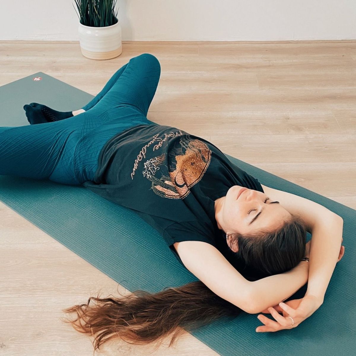 10 Min Gentle Yoga Pilates Fusion ✨ Core, Legs & Back | Beginner-friendly