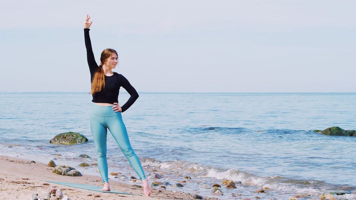 10 Min STANDING Yoga x Pilates Workout 🌊 Legs, Inner Thighs & Butt