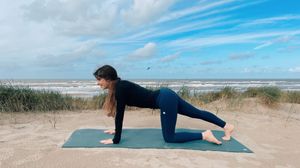 10 Min Yoga Pilates workout to strengthen your core, abs & pelvic floor | Beginner & Postnatal Class