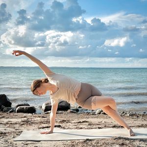 25 MIN BALANCE & BINDS || Blissful Fall Equinox Yoga (Intermediate) + Intention + 2 Min Meditation [and Variations using Blocks]