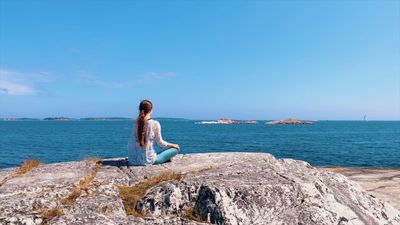 3 Min Guided Meditation – Calm Your Mind, Find Stillness & Release Stress