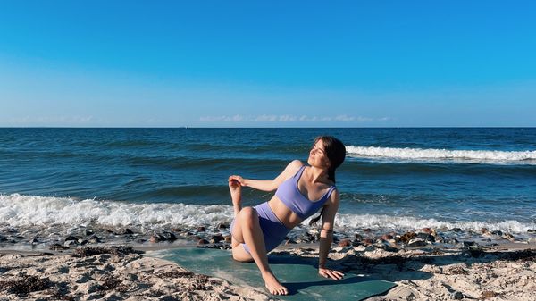 15 Min Express Pilates + Yoga Workout | Balance, Strength & Mobility